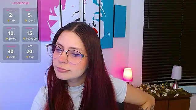 AlanaGarcia19 online show from November 20, 2025, 11:44 am