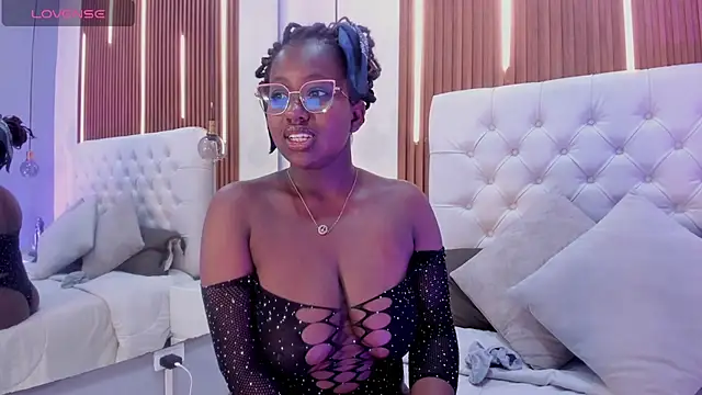 Oshun Evans online show from September 30, 2025, 3:45 am