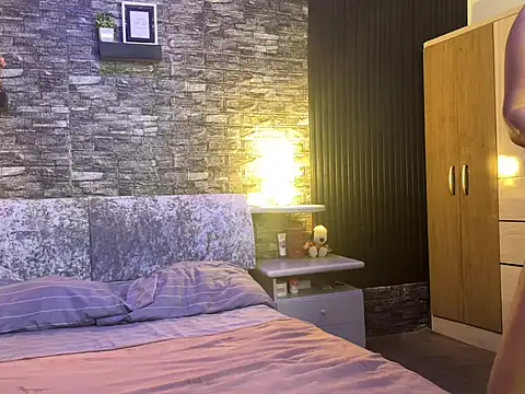 BellaRouse98 online show from March 13, 2026, 2:27 am