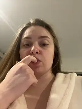 Snapshot of DeniMilkyyyyy chatting on December 1, 2025, 9:15 pm DeniMilkyyyyy online show from December 1, 2025, 9:15 pm