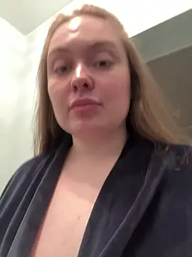 DeniMilkyyyyy online show from April 21, 2026, 10:27 pm