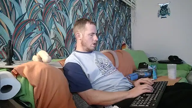 gaydavid online show from September 20, 2025, 12:04 am