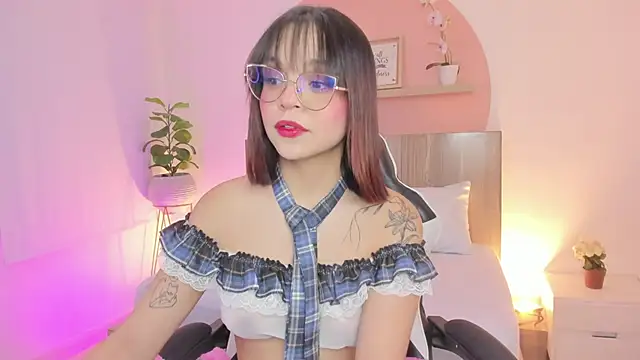 Snapshot of Clara_Luu chatting on May 14, 2026, 2:52 am Clara Luu online show from May 14, 2026, 2:52 am