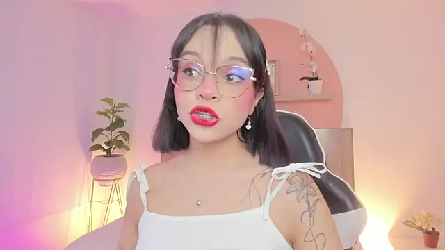 Snapshot of Clara_Luu chatting on May 7, 2026, 3:11 am Clara Luu online show from May 7, 2026, 3:11 am