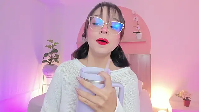 Clara Luu online show from May 1, 2026, 2:27 am