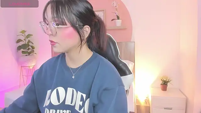 Snapshot of Clara_Luu chatting on May 23, 2026, 2:54 am Clara Luu online show from May 23, 2026, 2:54 am