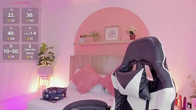 Clara Luu online show from March 11, 2026, 2:49 am