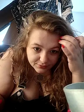 Snapshot of LilouCuriosity chatting on October 22, 2025, 11:20 am LilouCuriosity online show from October 22, 2025, 11:20 am