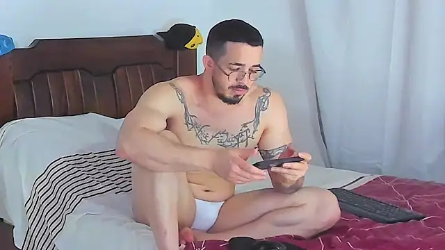 Snapshot of Hunter_Hoott chatting on October 22, 2025, 1:49 am Hunter Hoott online show from October 22, 2025, 1:49 am