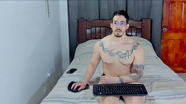 Snapshot of Hunter_Hoott chatting on March 20, 2026, 12:55 am Hunter Hoott online show from March 20, 2026, 12:55 am