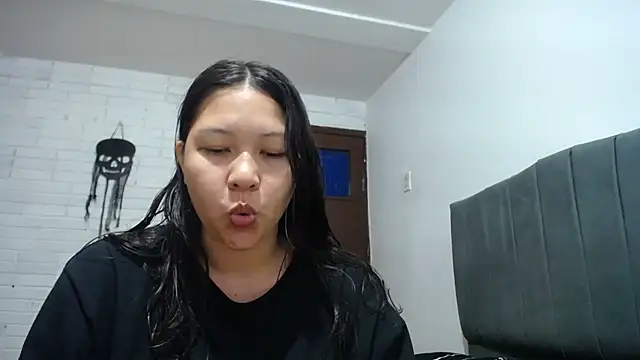 Naia Stant online show from October 9, 2025, 10:21 pm