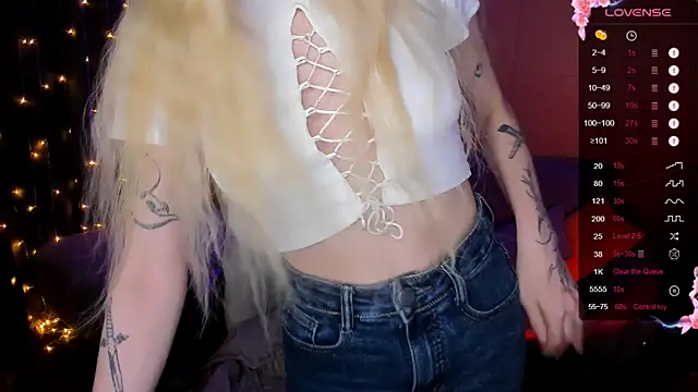 AnyaTaylor  online show from October 16, 2025, 2:31 am