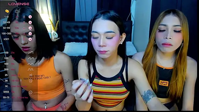 bellamoonlightX online show from August 3, 2026, 8:44 am