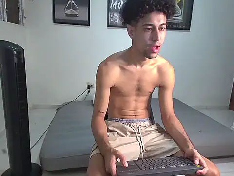 Snapshot of Dollarhot30 chatting on October 30, 2025, 6:55 am Dollarhot30 online show from October 30, 2025, 6:55 am