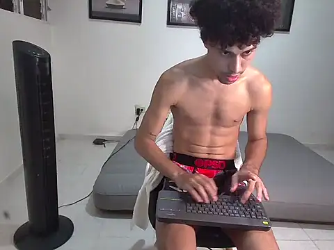 Snapshot of Dollarhot30 chatting on October 31, 2025, 5:04 am Dollarhot30 online show from October 31, 2025, 5:04 am