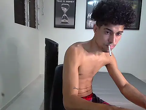 Snapshot of Dollarhot30 chatting on October 8, 2025, 4:14 am Dollarhot30 online show from October 8, 2025, 4:14 am