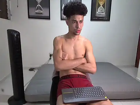 Snapshot of Dollarhot30 chatting on November 28, 2025, 6:13 am Dollarhot30 online show from November 28, 2025, 6:13 am