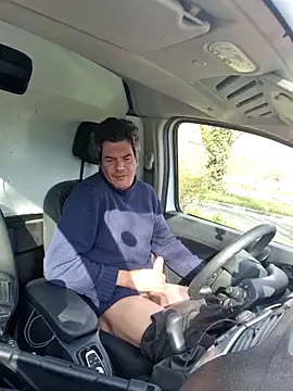 twitshe online show from March 3, 2026, 9:05 am