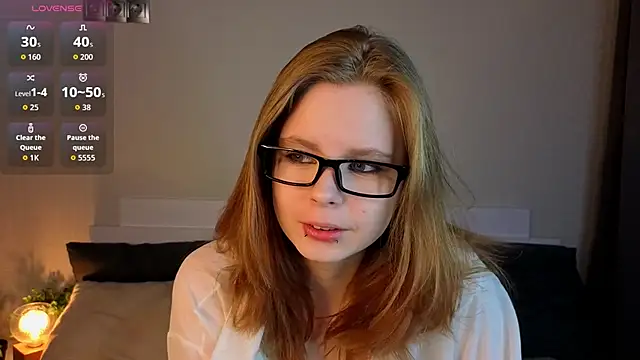 Snapshot of JulietteRain chatting on April 3, 2026, 7:42 pm JulietteRain online show from April 3, 2026, 7:42 pm