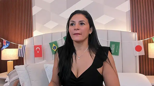 Snapshot of Mommy_Naughty chatting on July 20, 2026, 11:12 am Mommy Naughty online show from July 20, 2026, 11:12 am
