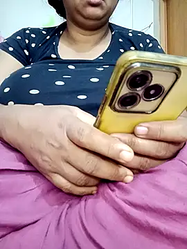 jenyfer709 online show from December 17, 2025, 2:27 am