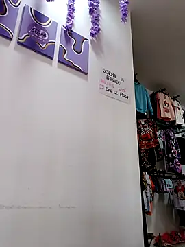 Snapshot of burbuja02 chatting on October 12, 2025, 2:07 pm burbuja02 online show from October 12, 2025, 2:07 pm