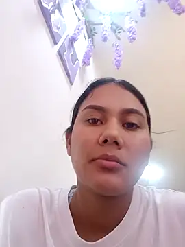 Snapshot of burbuja02 chatting on September 11, 2025, 2:39 pm burbuja02 online show from September 11, 2025, 2:39 pm