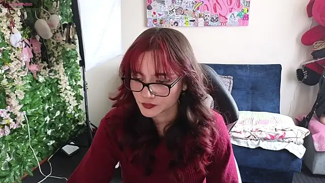 MiaVelvetDoll online show from May 7, 2026, 2:20 pm