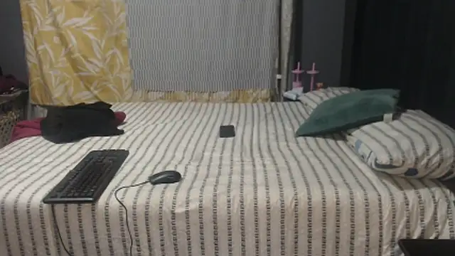 Snapshot of SEXYHUGEASS21 chatting on June 6, 2026, 5:56 am SEXYHUGEASS21 online show from June 6, 2026, 5:56 am