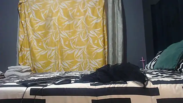 Snapshot of SEXYHUGEASS21 chatting on July 15, 2026, 5:47 am SEXYHUGEASS21 online show from July 15, 2026, 5:47 am