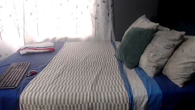 Snapshot of SEXYHUGEASS21 chatting on October 20, 2025, 7:42 am SEXYHUGEASS21 online show from October 20, 2025, 7:42 am