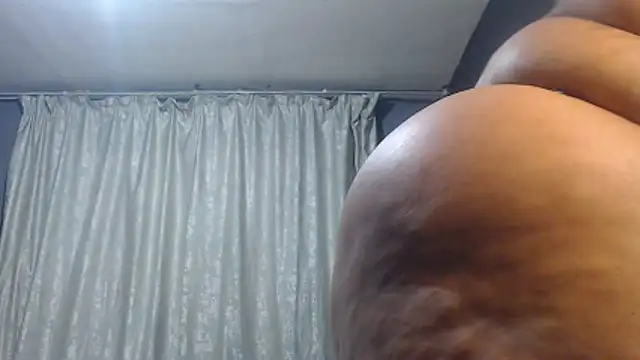 SEXYHUGEASS21 online show from May 3, 2026, 3:48 pm
