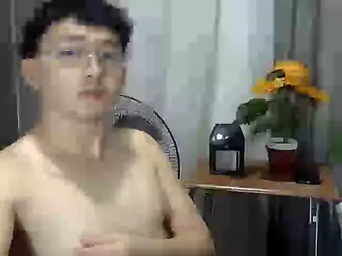 Snapshot of Stud_Aaron chatting on June 15, 2026, 11:15 pm Stud Aaron online show from June 15, 2026, 11:15 pm