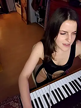 Snapshot of BelleFelicitas chatting on November 14, 2025, 5:16 pm BelleFelicitas online show from November 14, 2025, 5:16 pm