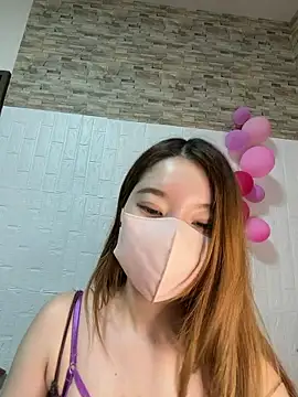 yuuhichan online show from June 9, 2026, 7:59 pm