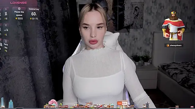 Snapshot of KiraKrox chatting on October 24, 2025, 7:35 pm KiraKrox online show from October 24, 2025, 7:35 pm