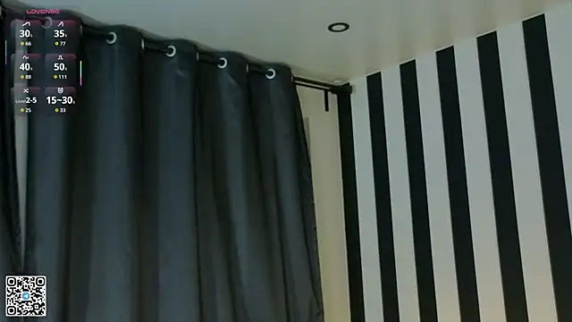 LorinaMaffitt online show from November 12, 2025, 6:12 pm