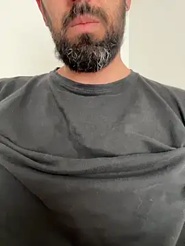 Snapshot of elpeaciente chatting on October 31, 2025, 2:35 pm elpeaciente online show from October 31, 2025, 2:35 pm