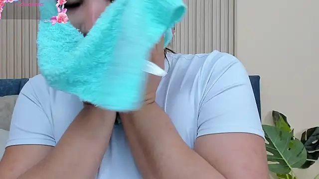 Snapshot of angel_ponce chatting on October 18, 2025, 7:05 pm angel ponce online show from October 18, 2025, 7:05 pm