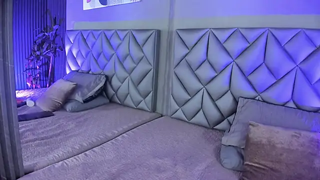 Snapshot of Kitty_Dollyy chatting on November 11, 2025, 8:36 pm Kitty Dollyy online show from November 11, 2025, 8:36 pm