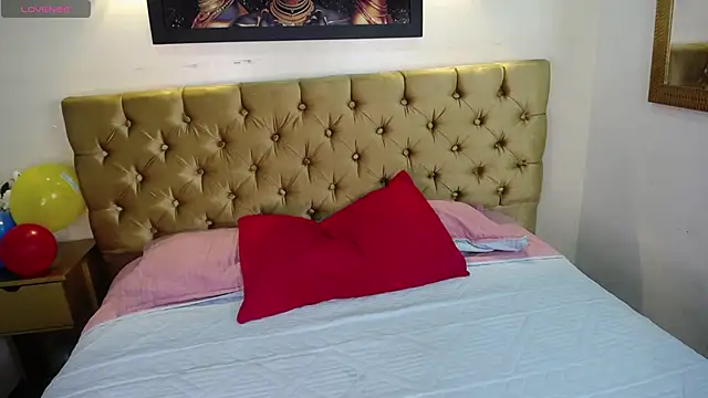 Snapshot of tiiny_emilly chatting on November 15, 2025, 4:55 pm tiiny emilly online show from November 15, 2025, 4:55 pm