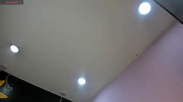 Snapshot of tiiny_emilly chatting on October 7, 2025, 7:59 pm tiiny emilly online show from October 7, 2025, 7:59 pm