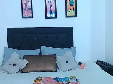 natashat lorent online show from March 2, 2026, 3:18 am