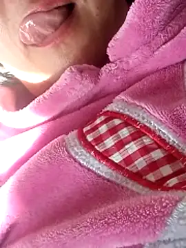 Snapshot of Ternura_Prohibida chatting on November 12, 2025, 12:09 pm Ternura Prohibida online show from November 12, 2025, 12:09 pm