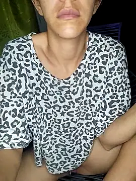 Snapshot of lucerocutte chatting on October 25, 2025, 2:44 am lucerocutte online show from October 25, 2025, 2:44 am