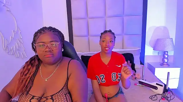 Snapshot of ElisabettaMonroy chatting on December 18, 2025, 4:00 pm ElisabettaMonroy online show from December 18, 2025, 4:00 pm