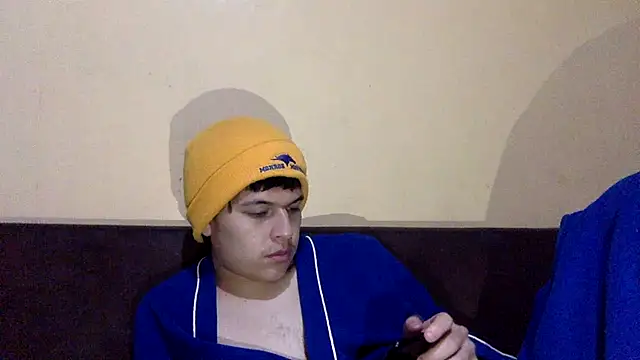 Snapshot of AlbyberCH chatting on November 15, 2025, 12:58 am AlbyberCH online show from November 15, 2025, 12:58 am