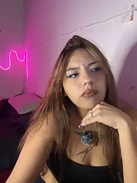 Snapshot of SoftLady_S33 chatting on May 21, 2026, 12:52 am SoftLady S33 online show from May 21, 2026, 12:52 am