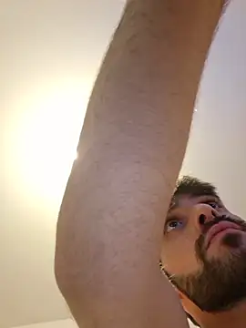 young swisscouple online show from February 26, 2026, 2:28 pm