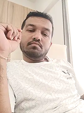 Snapshot of VJ17 chatting on October 18, 2025, 5:09 am VJ17 online show from October 18, 2025, 5:09 am